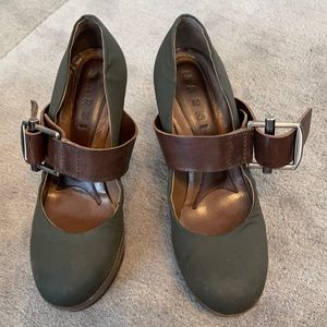 Marni black with brown leather buckle heel